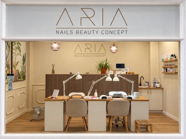 Elige tu Tratamiento: Pedicura Semipermanente o Manicura + Pedicura Semipermanente en Aria